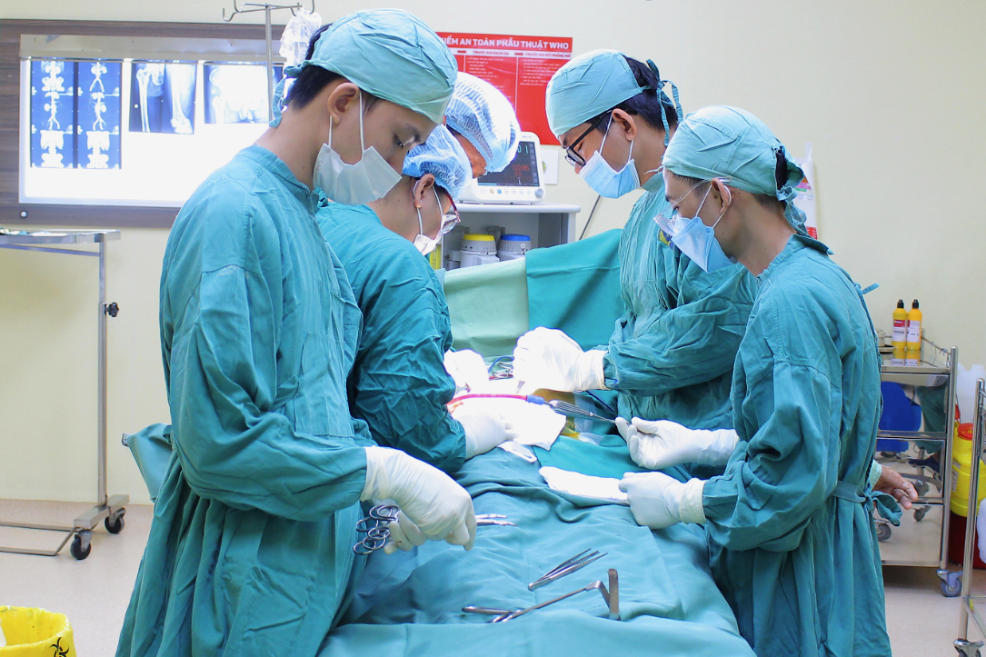 Nhiều người lâm nguy vì tai nạn ngã từ trên cao - 1