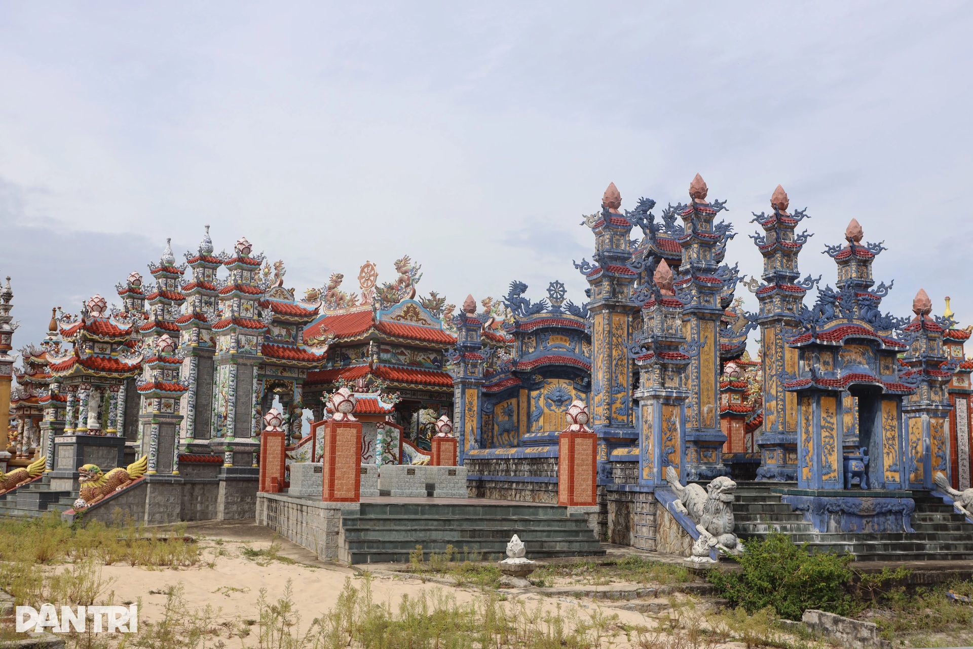Thành phố lăng mộ tiền tỷ ở làng chài nghèo khó một thời - 6 Thành phố lăng mộ tiền tỷ ở làng chài nghèo khó một thời - 6