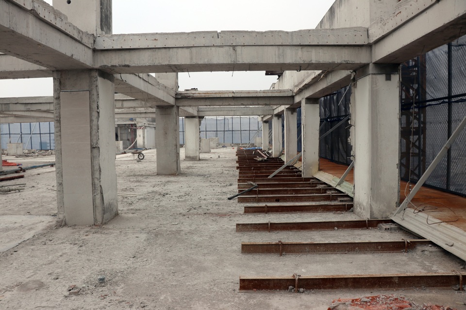 Bên trong tòa nhà 8B Lê Trực sau 5 năm lặc lè với việc cắt ngọn - 4 Bên trong tòa nhà 8B Lê Trực sau 5 năm lặc lè với việc cắt ngọn - 4