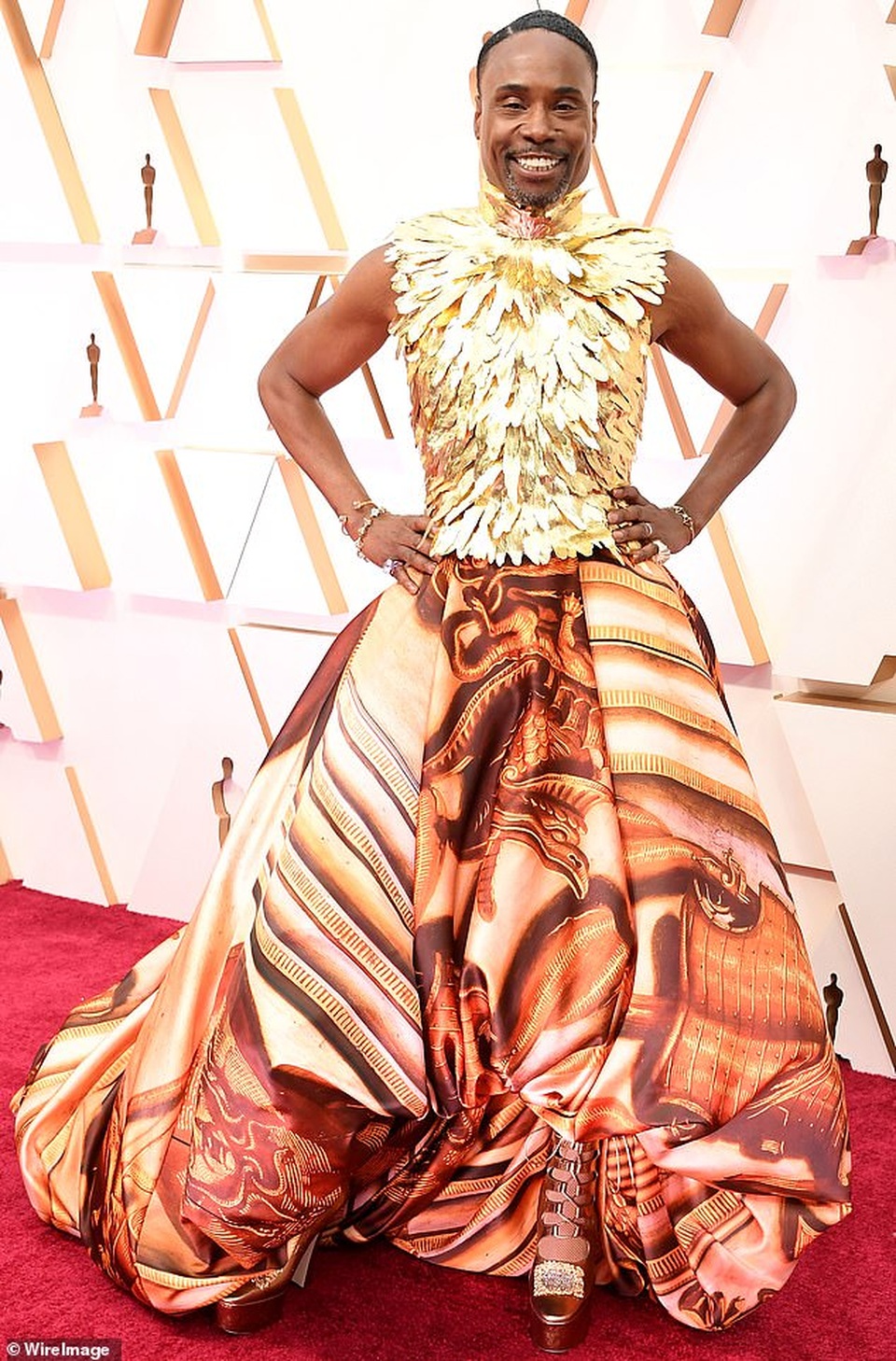 Nam diễn viên Billy Porter diện váy áo rực rỡ dự lễ trao giải Oscar - 2 Nam diễn viên Billy Porter diện váy áo rực rỡ dự lễ trao giải Oscar - 2
