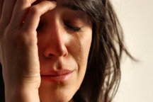 Bị người tình đem "dâng" cho bạn mà vẫn yêu mù quáng