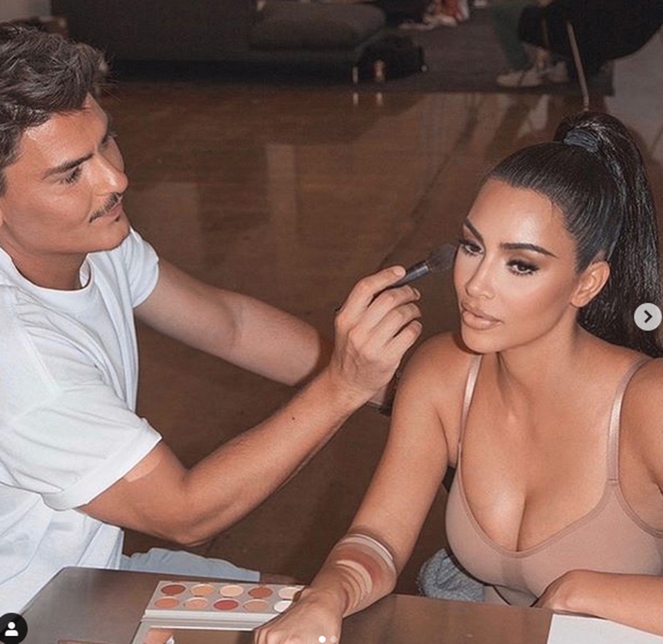Kim Kardashian tự tin làm người mẫu thời trang - 8