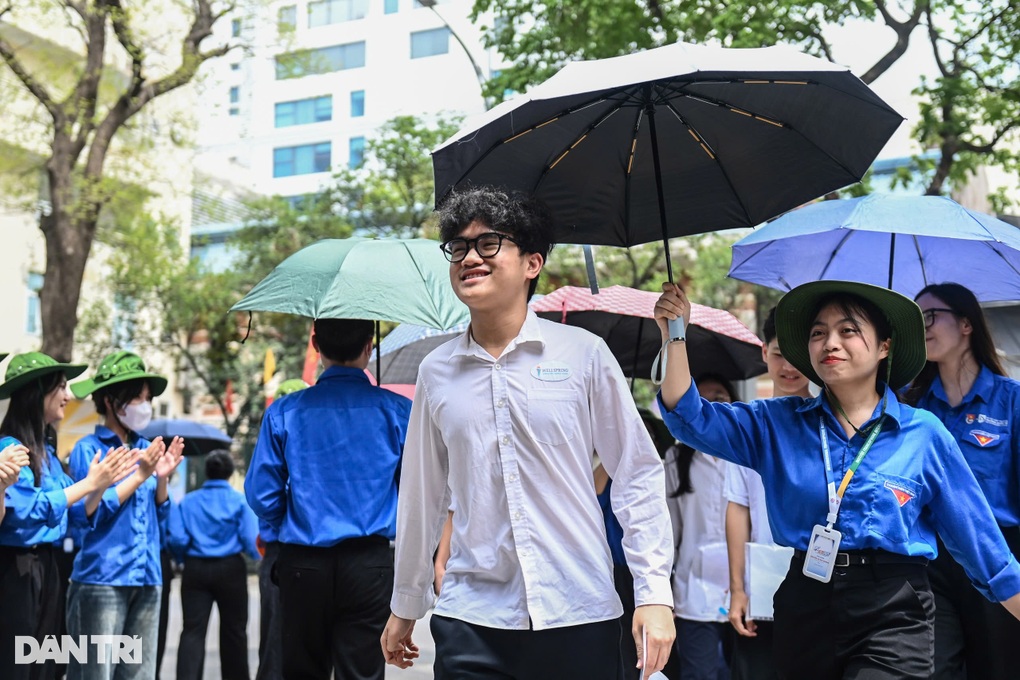 Thí sinh khó đạt điểm 10 môn tiếng Anh kỳ thi lớp 10 Hà Nội - 2 Thí sinh khó đạt điểm 10 môn tiếng Anh kỳ thi lớp 10 Hà Nội - 2