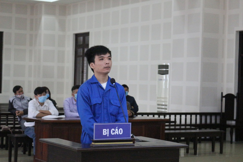 Game thủ lừa hàng chục người đi xuất khẩu lao động, lĩnh 17 năm tù - 1 Game thủ lừa hàng chục người đi xuất khẩu lao động, lĩnh 17 năm tù - 1