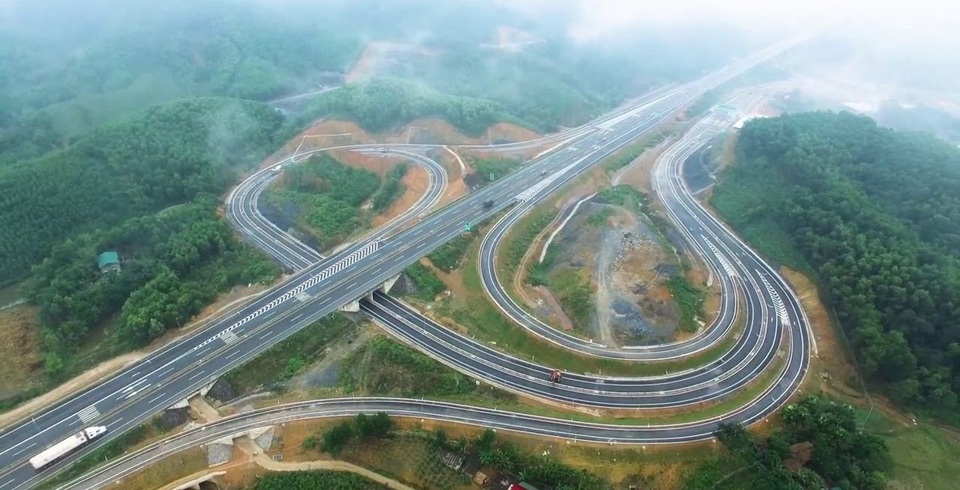 Nhà đầu tư Hà Nội rỉ tai nhau lên New Sa Pa săn đất - 1 Nhà đầu tư Hà Nội rỉ tai nhau lên New Sa Pa săn đất - 1