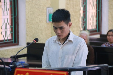 “Ngáo đá” dùng dao chém chết hàng xóm