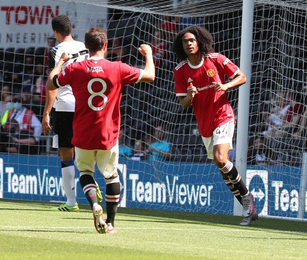 Man Utd thắng nhẹ nhàng trước đội bóng của Wayne Rooney - 4 Man Utd thắng nhẹ nhàng trước đội bóng của Wayne Rooney - 4