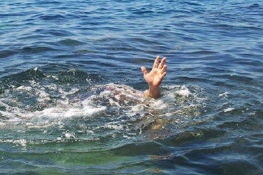 Hai người đuối nước trên một khúc sông trong một ngày