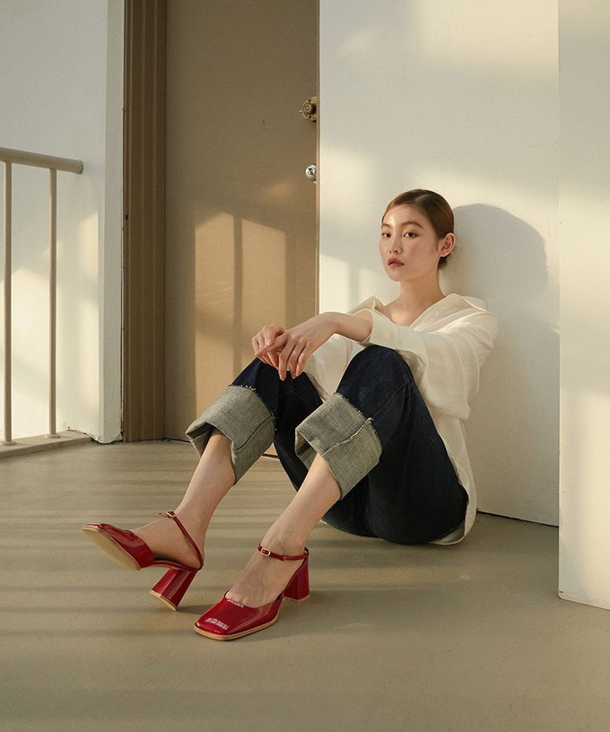 Nhìn Hòa Minzy bị tòe ngón chân khi đi cao gót, chị em - Ảnh 12. Nhìn Hòa Minzy bị tòe ngón chân khi đi cao gót, chị em - Ảnh 12.