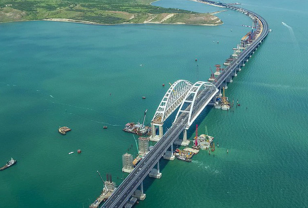 Nga tuyên bố sẽ không cho phép bất cứ ai phá hủy cầu Crimea - 1 Nga tuyên bố sẽ không cho phép bất cứ ai phá hủy cầu Crimea - 1