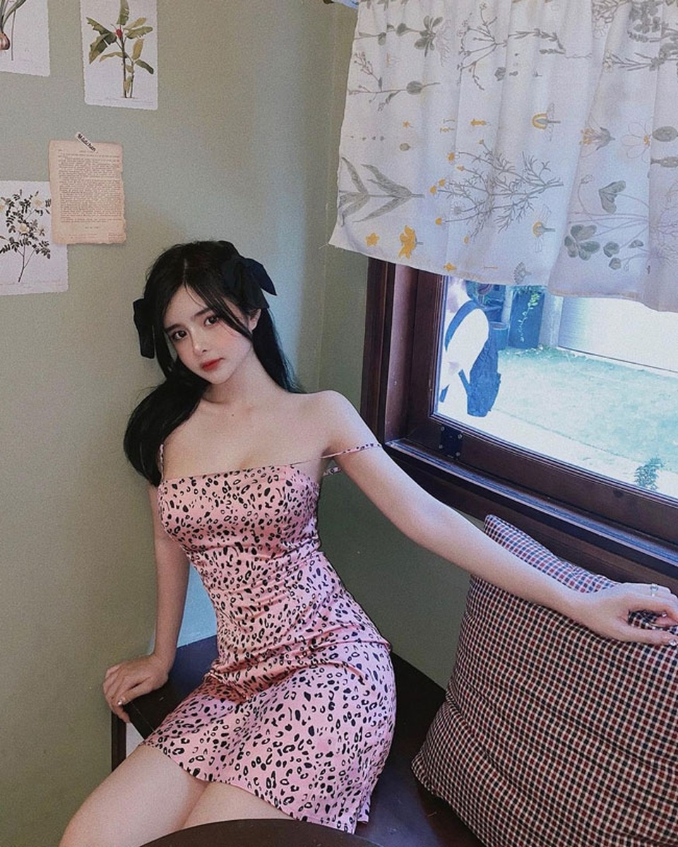 Cô gái Sài thành được ca ngợi xinh như búp bê đời thực - 9 Cô gái Sài thành được ca ngợi xinh như búp bê đời thực - 9