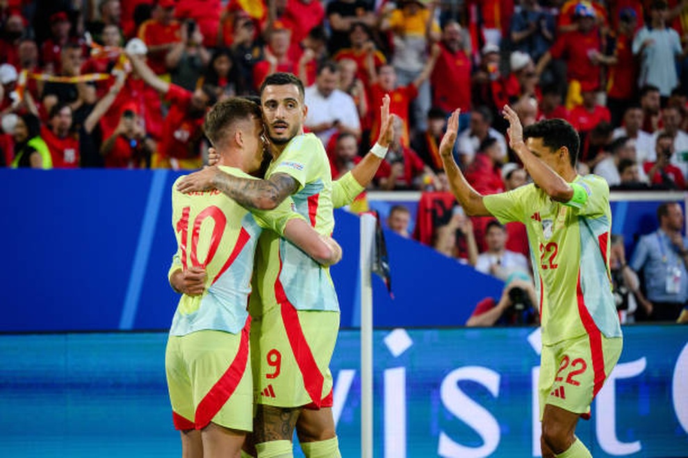 Tiền đạo Tây Ban Nha quyết tâm buộc Toni Kroos giải nghệ sớm - 4 Tiền đạo Tây Ban Nha quyết tâm buộc Toni Kroos giải nghệ sớm - 4