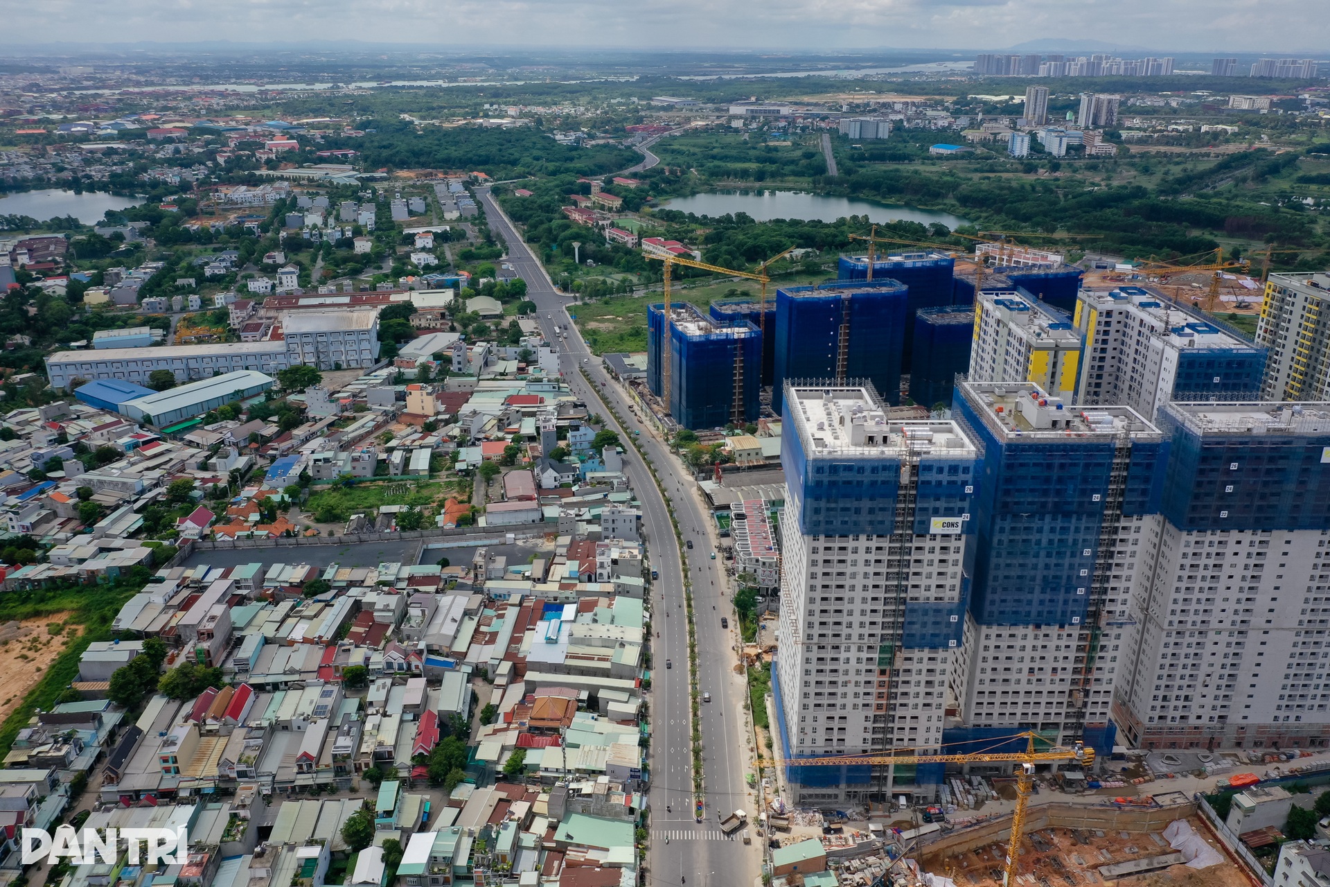 Con đường kết nối khu Đông TPHCM về đích sau 4 năm xây dựng - 12 Con đường kết nối khu Đông TPHCM về đích sau 4 năm xây dựng - 12