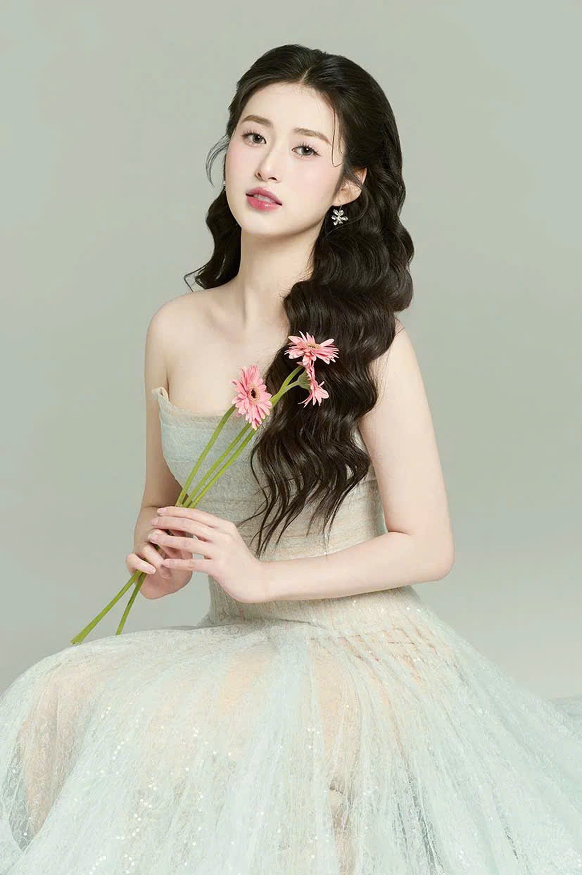 Nhan sắc đời thường của tân Hoa hậu Trái đất Việt Nam 2025 - 7