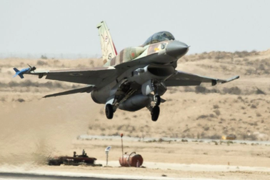 Israel không kích sân bay quốc tế ở thủ đô của Syria