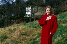 Chuyện đời sóng gió của nữ nhà văn Pháp từng đạt giải Nobel văn học