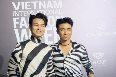 Khán giả hò hét khi thấy cặp Ninh Dương Story gây sốt trên thảm đỏ