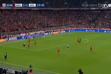 Nhìn lại tình huống dẫn tới quả phạt đền tranh cãi của Torres