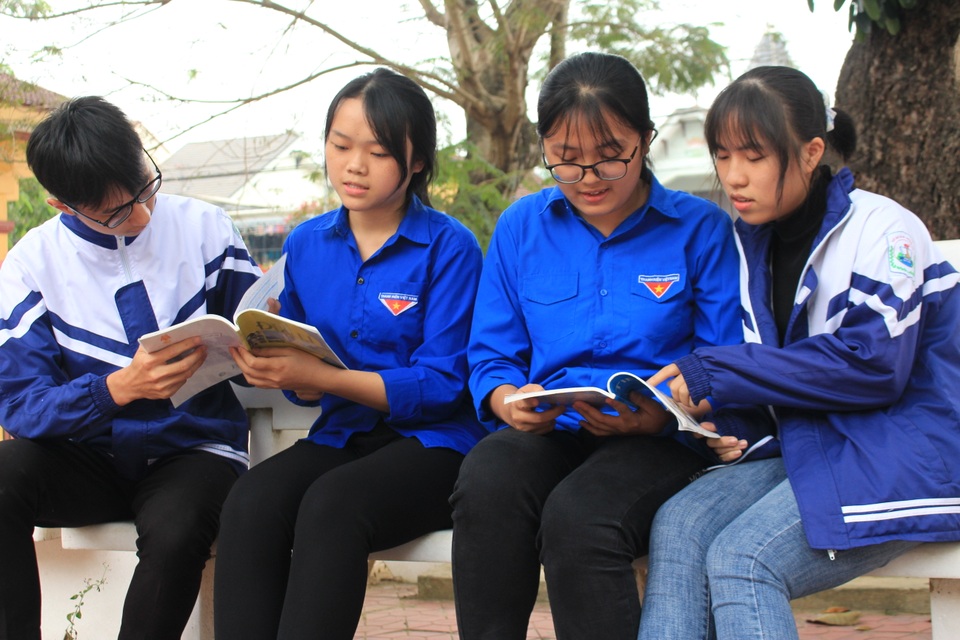 Nữ sinh miền núi đạt học sinh 3 tốt toàn quốc: Tự học hỏi trên internet - 4 Nữ sinh miền núi đạt học sinh 3 tốt toàn quốc: Tự học hỏi trên internet - 4