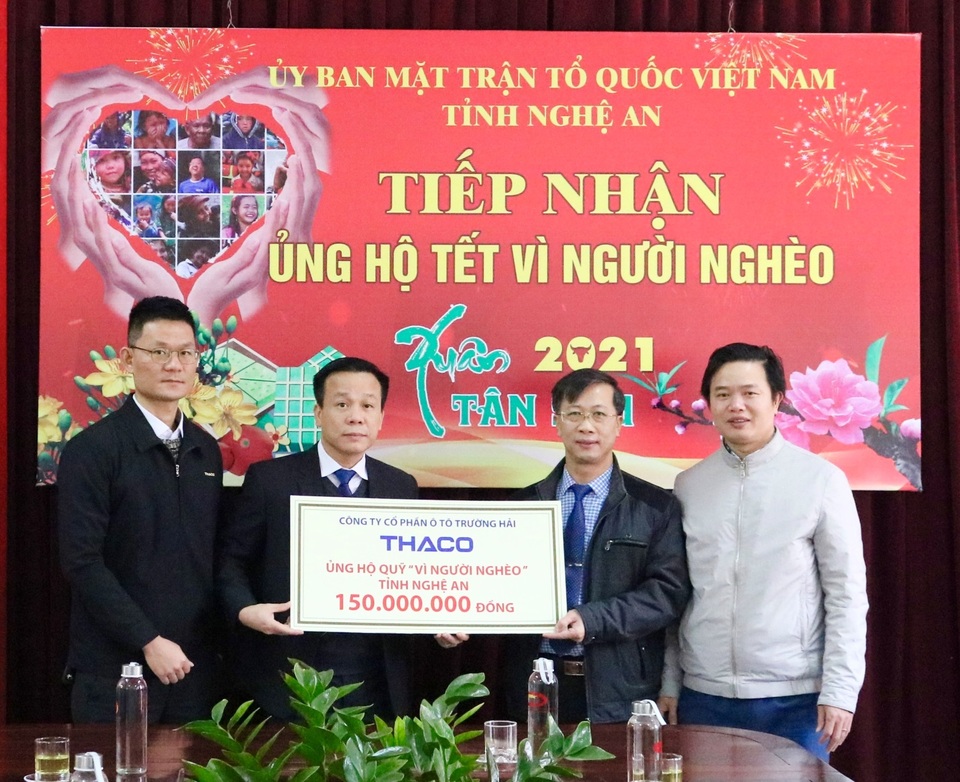 THACO tặng hơn 17 tỷ đồng chăm lo Tết cho người nghèo - 2 THACO tặng hơn 17 tỷ đồng chăm lo Tết cho người nghèo - 2