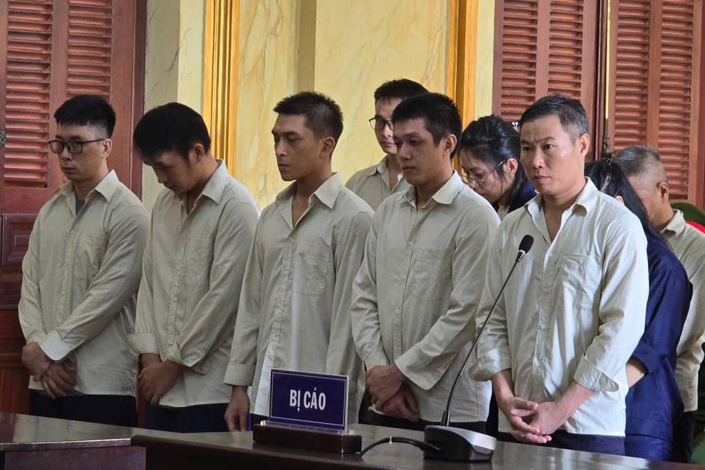 Đại úy công an TPHCM cầm đầu đường dây buôn lậu hơn 210 tỷ đồng - 1 Đại úy công an TPHCM cầm đầu đường dây buôn lậu hơn 210 tỷ đồng - 1