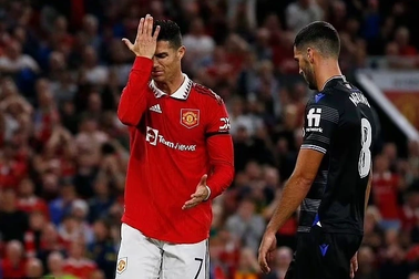 C.Ronaldo được khuyên nên ngồi dự bị dù đã ghi bàn trở lại