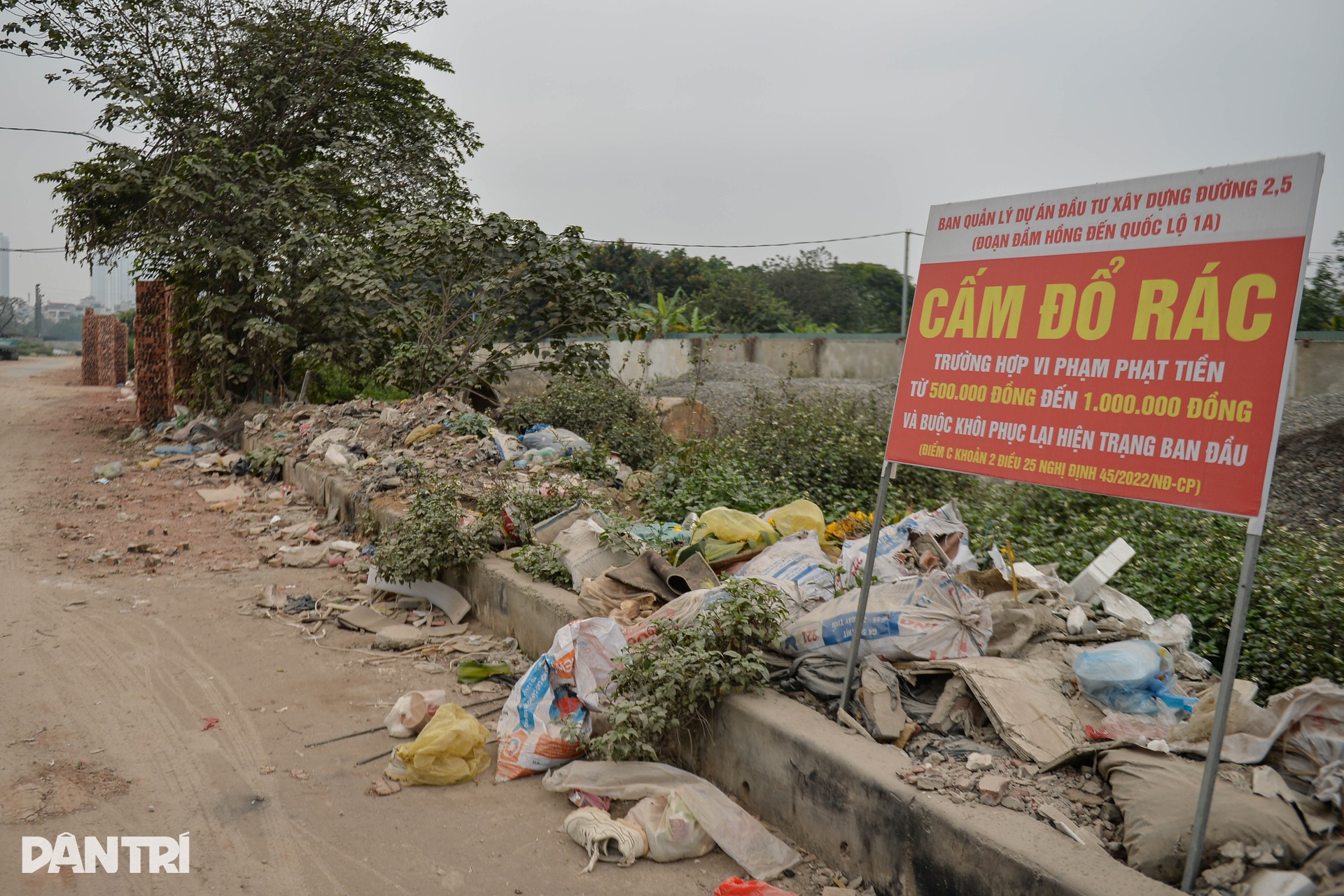 Đoạn đường dài 2km, trị giá 1.300 tỷ đồng làm hơn 10 năm chưa xong ở Hà Nội - 9 Đoạn đường dài 2km, trị giá 1.300 tỷ đồng làm hơn 10 năm chưa xong ở Hà Nội - 9