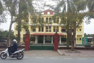 Cách chức Bí thư thị trấn chỉ đạo thanh toán khống khối lượng công trình