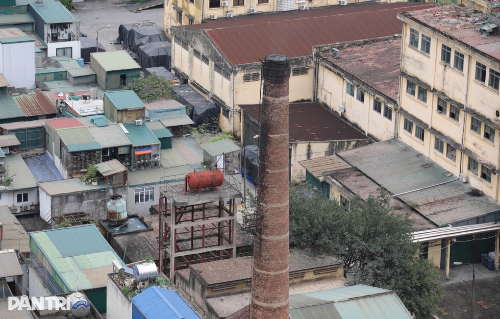 Cuộc sống hiện tại của người dân chung cư tiền tỷ cạnh cột khói khổng lồ - 2 Cuộc sống hiện tại của người dân chung cư tiền tỷ cạnh cột khói khổng lồ - 2