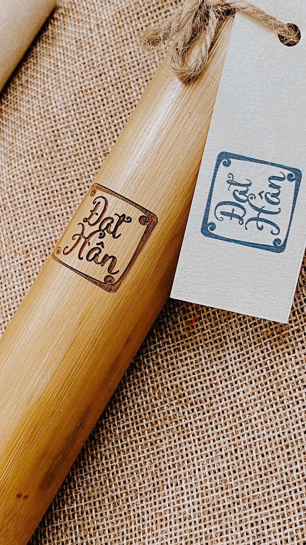 Hoa hậu Ngọc Hân công bố cây thiệp cưới độc đáo được làm bằng ống tre - 2 Hoa hậu Ngọc Hân công bố cây thiệp cưới độc đáo được làm bằng ống tre - 2