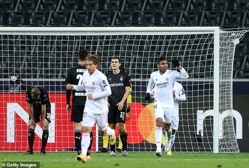 Hòa may mắn Moenchengladbach, Real Madrid đứng cuối bảng - 8 Hòa may mắn Moenchengladbach, Real Madrid đứng cuối bảng - 8