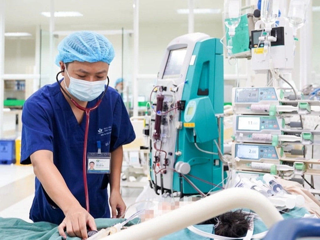 Uống nhầm thuốc diệt chuột, bé gái 10 tuổi nguy kịch - 2 Uống nhầm thuốc diệt chuột, bé gái 10 tuổi nguy kịch - 2