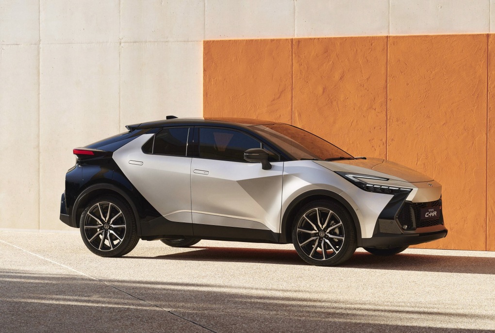 Toyota C-HR thế hệ mới trình làng, tăng áp lực cạnh tranh lên Honda HR-V - 2 Toyota C-HR thế hệ mới trình làng, tăng áp lực cạnh tranh lên Honda HR-V - 2