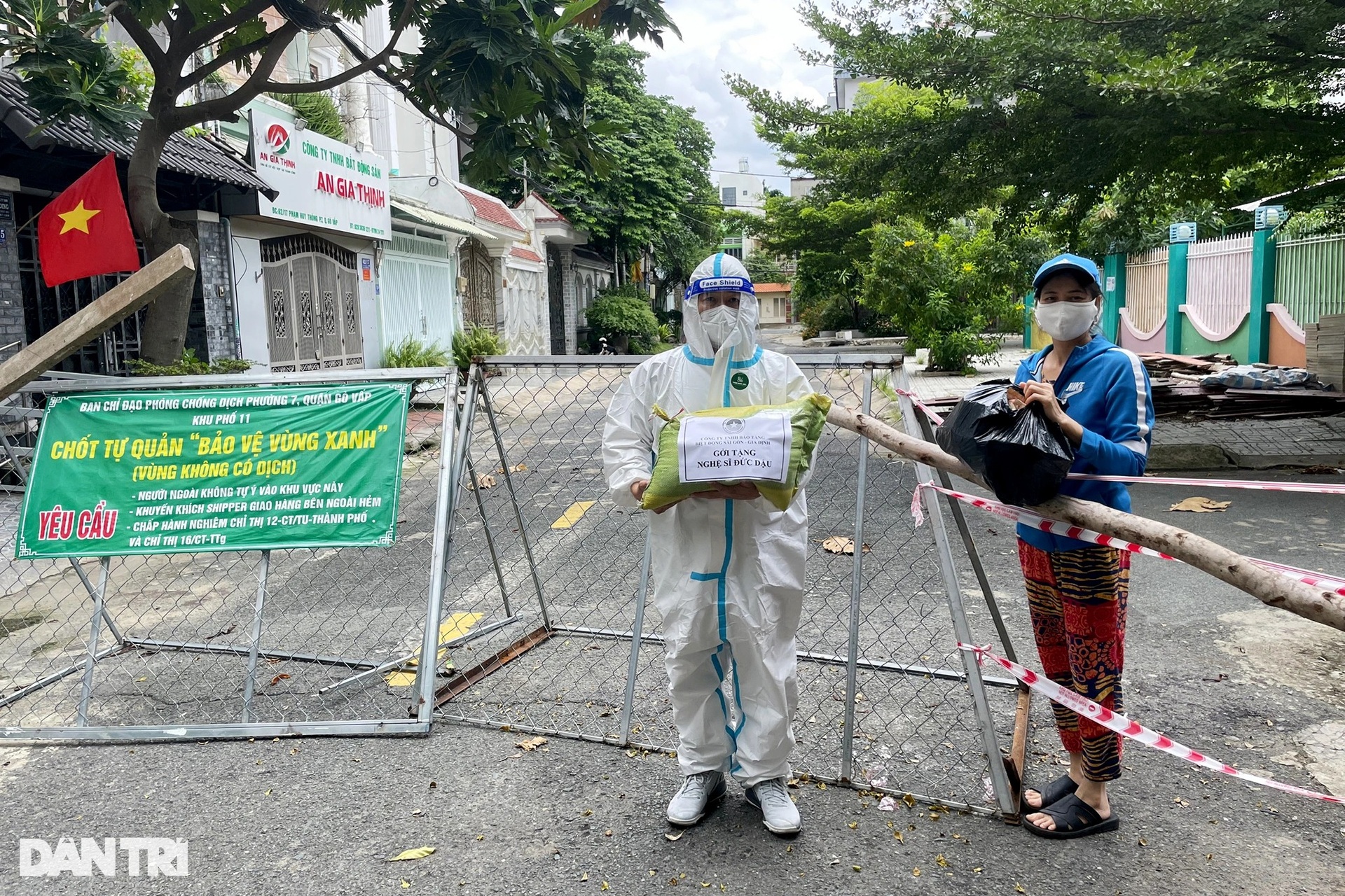 Độc đáo bộ sưu tập 500 phiếu đi chợ trong các đợt dịch Covid-19 ở Việt Nam - 13 Độc đáo bộ sưu tập 500 phiếu đi chợ trong các đợt dịch Covid-19 ở Việt Nam - 13