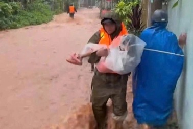 Thủ tướng: Khẩn trương tìm kiếm người mất tích vụ lũ quét ở Điện Biên