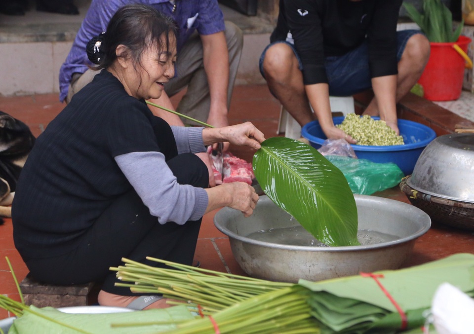 Mổ lợn gói bánh chưng đón Tết ở Đồng Tâm - 5 Mổ lợn gói bánh chưng đón Tết ở Đồng Tâm - 5