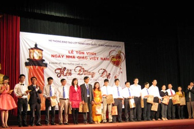 Sôi động đêm tôn vinh Ngày Nhà giáo Việt Nam