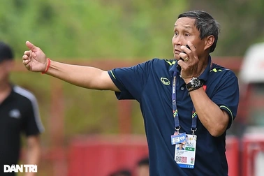 HLV Mai Đức Chung: "Tôi chỉ là hạt cát nhỏ bé của nền bóng đá Việt Nam"