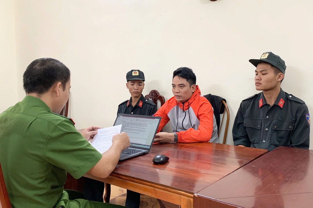 Bắt 2 đối tượng truy nã đặc biệt nguy hiểm lẩn trốn tại Lào - 1 Bắt 2 đối tượng truy nã đặc biệt nguy hiểm lẩn trốn tại Lào - 1