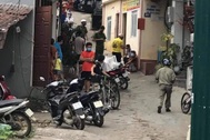 Nghi mâu thuẫn vợ chồng, gã trai dùng dao giết vợ