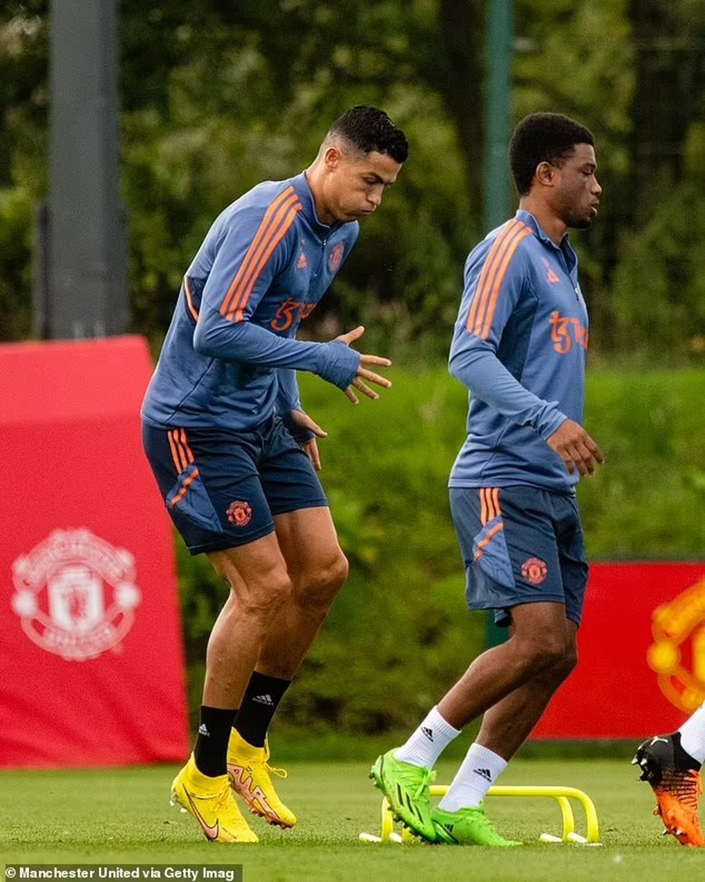 Martial chấn thương, C.Ronaldo sáng cửa đá chính tại Premier League - 1 Martial chấn thương, C.Ronaldo sáng cửa đá chính tại Premier League - 1