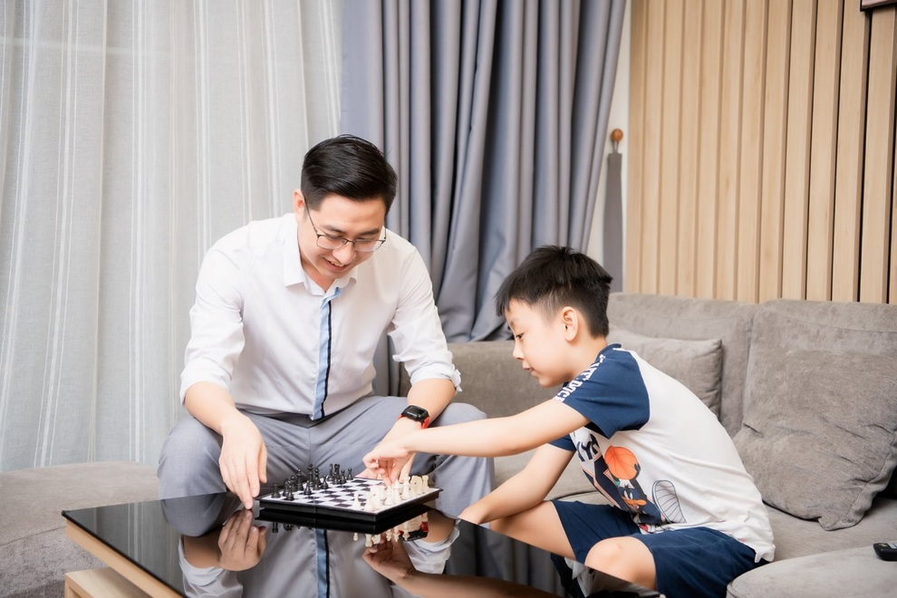Hà Nội: Bác sĩ vô tình cứu cô gái gặp nạn và chiếc xe có dòng chữ lạ - 3 Hà Nội: Bác sĩ vô tình cứu cô gái gặp nạn và chiếc xe có dòng chữ lạ - 3