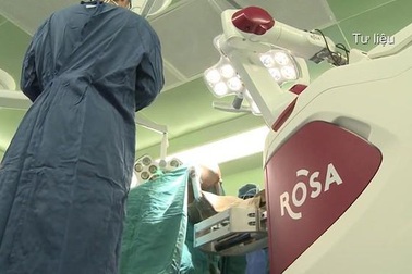 Nâng khống giá thiết bị y tế, viện Bạch Mai không phải nơi đầu tiên