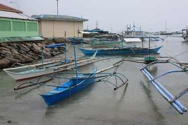 Xem thuyền “càng cua” lặn ngụp trên biển đầy tài tình