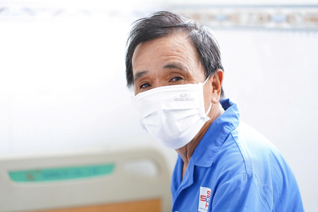 Bất ngờ va phải cửa ô tô đang mở trên đường, thầy giáo đảo lộn cuộc sống - 3 Bất ngờ va phải cửa ô tô đang mở trên đường, thầy giáo đảo lộn cuộc sống - 3
