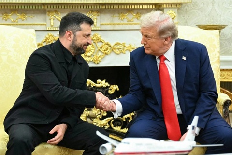 Ngoại giao vest và cảm ơn: Cách ông Zelensky thuyết phục ông Trump