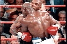 Myke Tyson tuyên bố không hối hận khi cắn đứt tai Holyfield