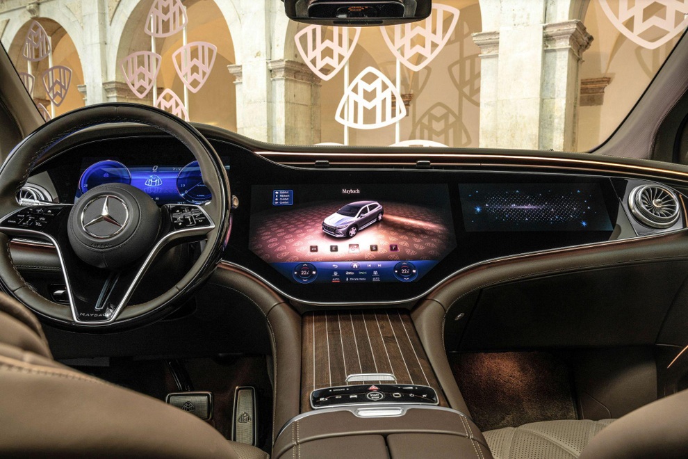 SUV thuần điện Mercedes-Maybach giá 7,6 tỷ đồng có gì để thu hút khách Việt - 16 SUV thuần điện Mercedes-Maybach giá 7,6 tỷ đồng có gì để thu hút khách Việt - 16