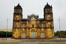 Cận cảnh thánh đường Bùi Chu 134 tuổi trước nguy cơ bị dỡ bỏ