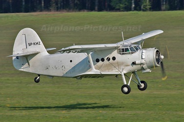 Máy bay chở 13 người mất tích ở Nga